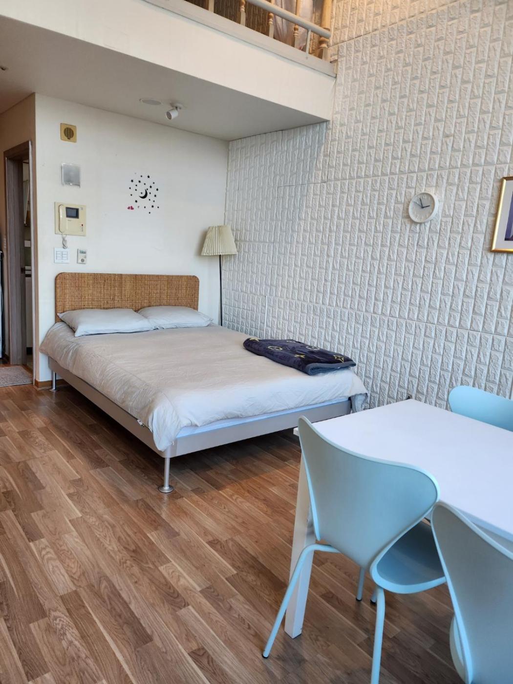 Hongdae Residence-5 1min From Hongik Uni Station Exit #1 アパート ソウル特別市